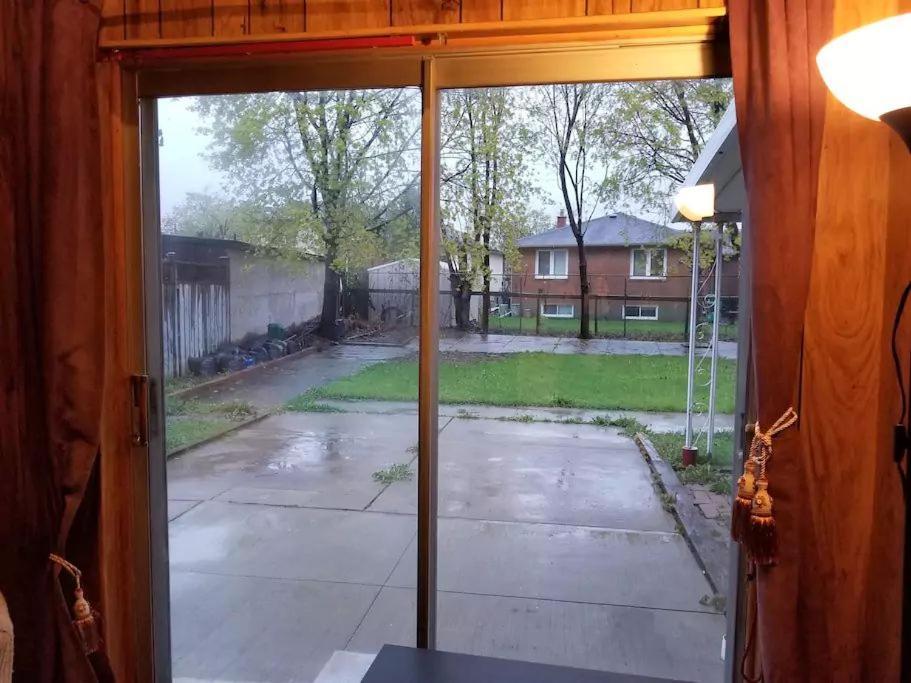 Private Rooms 5 Min Finch West Subway - York University Toronto Buitenkant foto