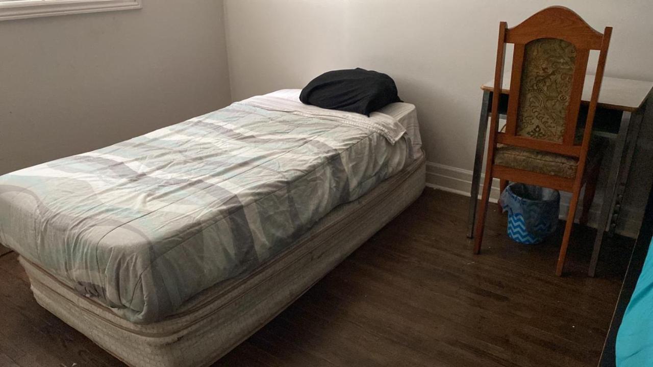Private Rooms 5 Min Finch West Subway - York University Toronto Buitenkant foto